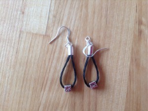 Boucles d'oreille tressage plat, petit carré